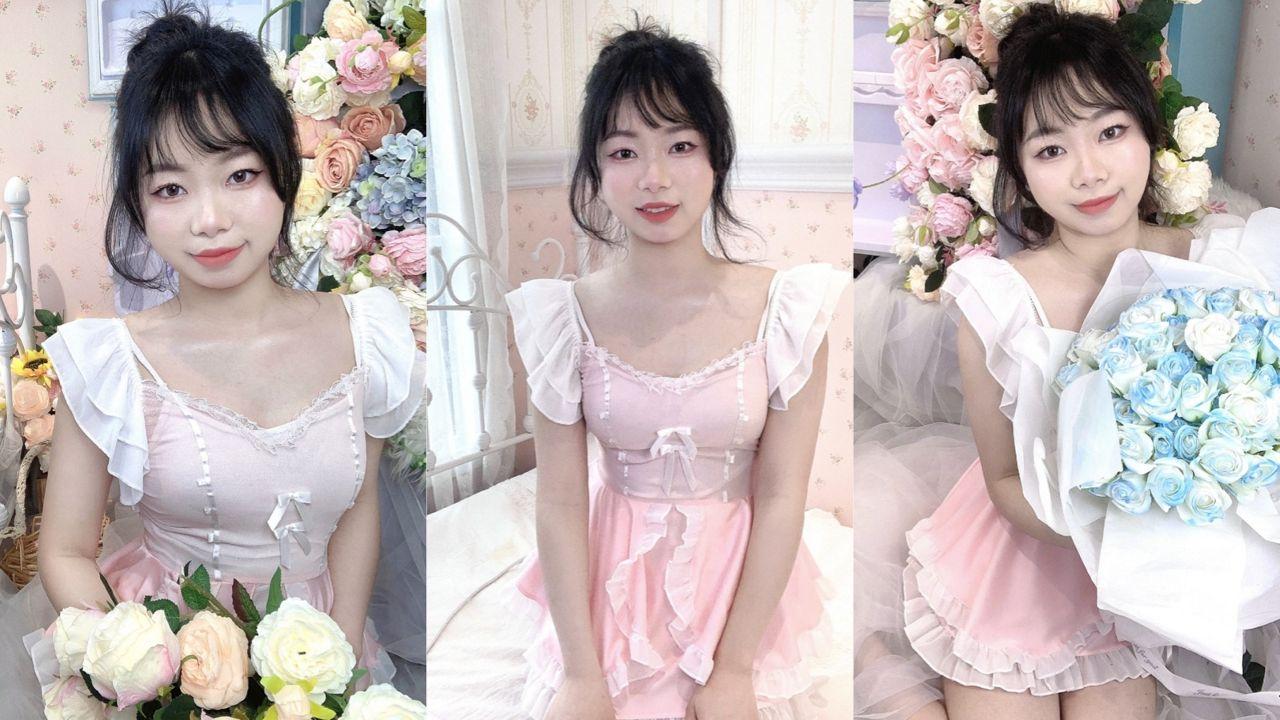 海角兄妹乱伦 看着动漫无套内射白丝袜亲妹妹 绝美天然巨乳性感爆棚 粉色透乳装诱惑至极！