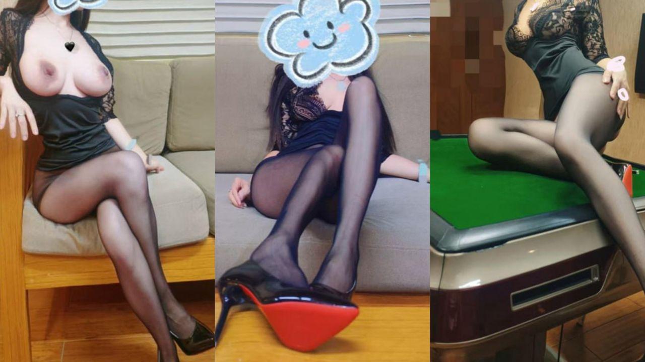 海角姐弟乱伦 麻将桌上狂插姐姐嫩逼 一幅欠干的骚样子 浪叫不止逼水喷洒一地！